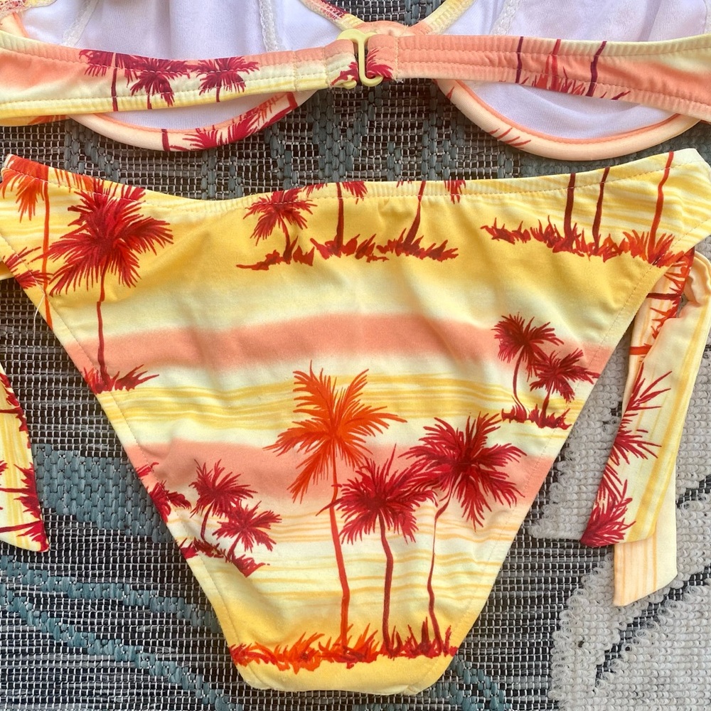 Island Soul Hawaiian Beach Scene Tropical Bikini Set Medium - Picture 8 of 9
